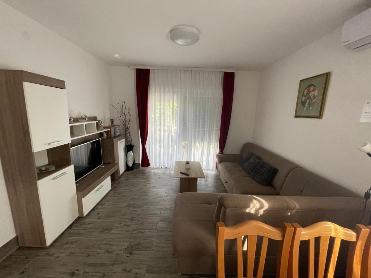 Apartmani Mirela Vrh  Экстерьер фото